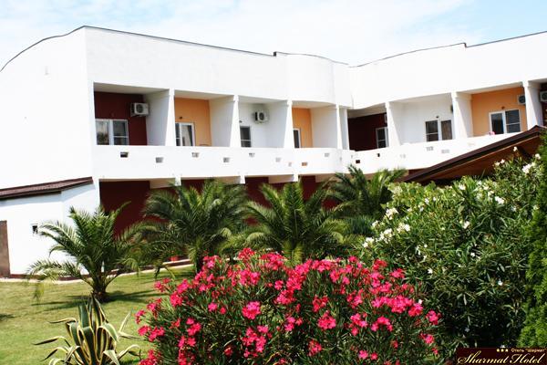 Hotel Sharmat Pitsunda Exterior foto