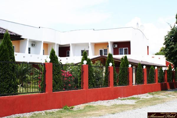 Hotel Sharmat Pitsunda Exterior foto