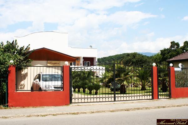 Hotel Sharmat Pitsunda Exterior foto