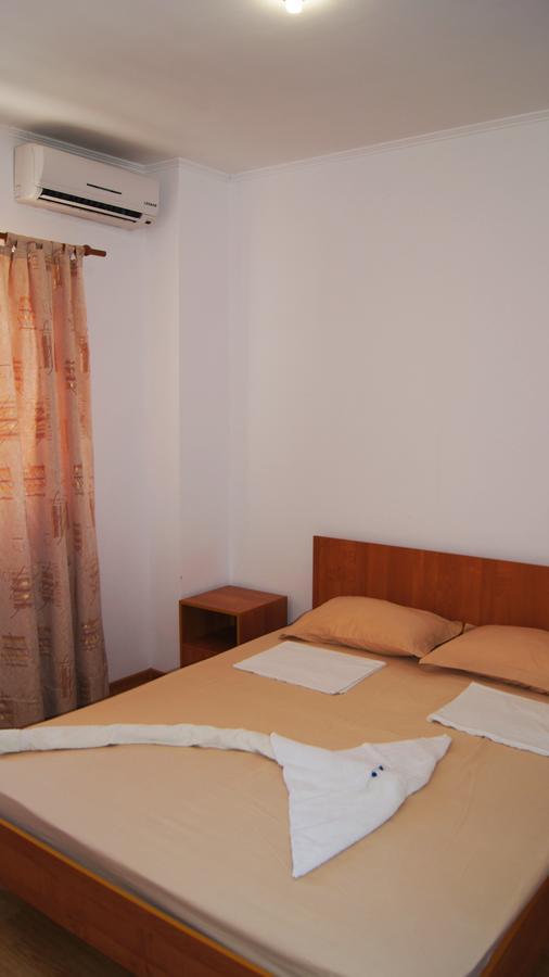 Hotel Sharmat Pitsunda Exterior foto